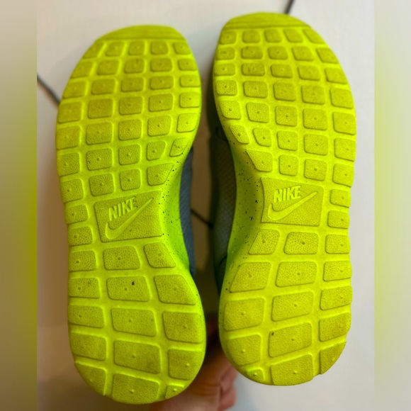 EUC, Custom, one of a kind, Nike Fly, size 7, grey w/ neon yellow/green , “bye” - Picture 5 of 5